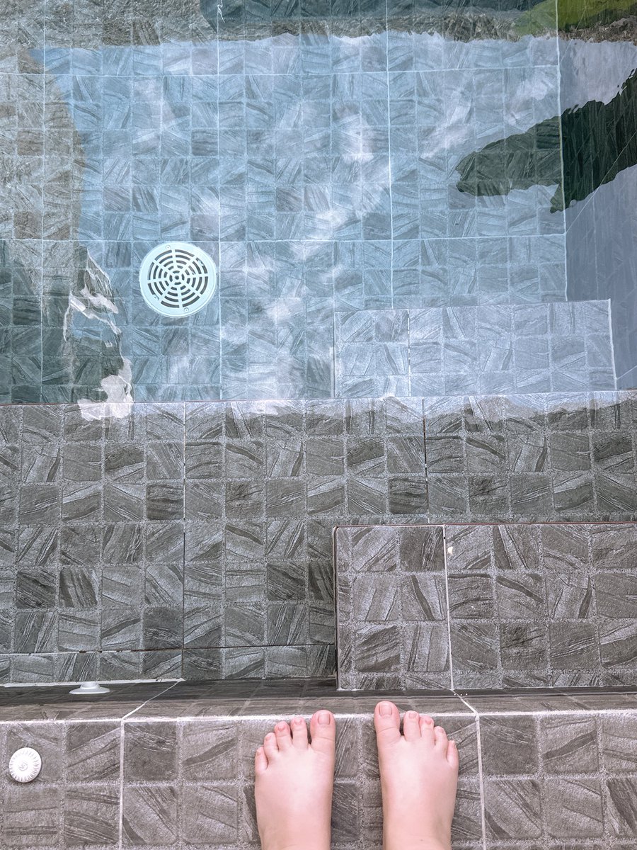 Nananalala23's tweet photo. Onsen⛲️🛁 https://t.co/uapJfB0p8x