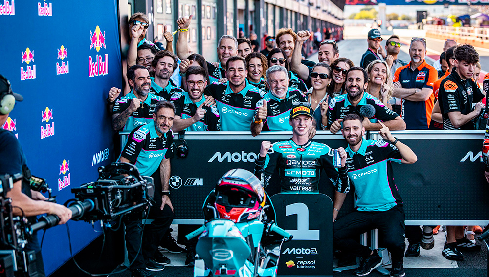 cfmoto_tokyo's tweet photo. 【Moto2、Moto3で勝ったらプレゼント！】

 いよいよインドネシアGP開幕！
 Moto2、Moto3クラスに参戦中の「CFMOTO Asper Racing Team」のマシンが優勝したら、抽選で1名様にピットシャツ（Lサイズ）を、10名様に特製ステッカー（2種類のデザインからランダム）をプレゼントします！  

応募方法は↓↓ https://t.co/CH2Vgpytjn