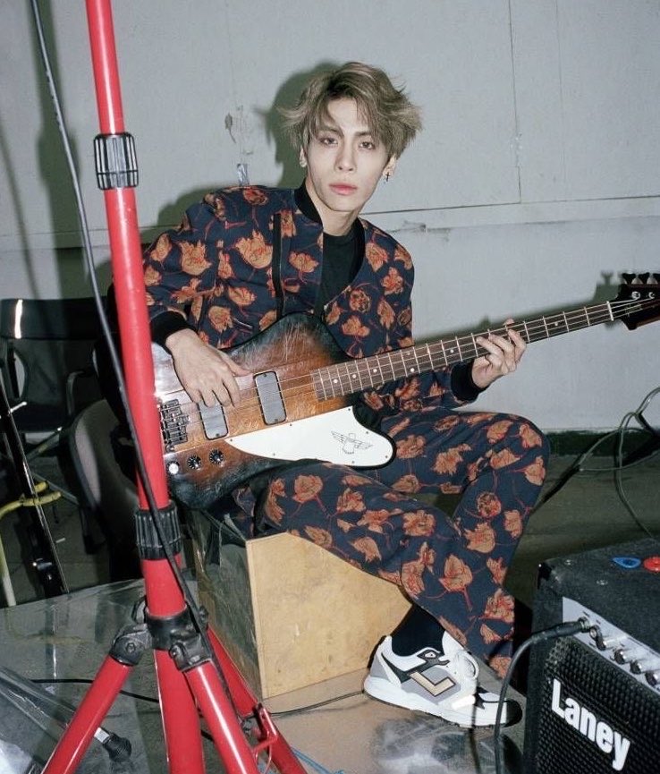 jonghyyun's tweet photo. so speaking of rocknee https://t.co/pfZ6Wg8m0w
