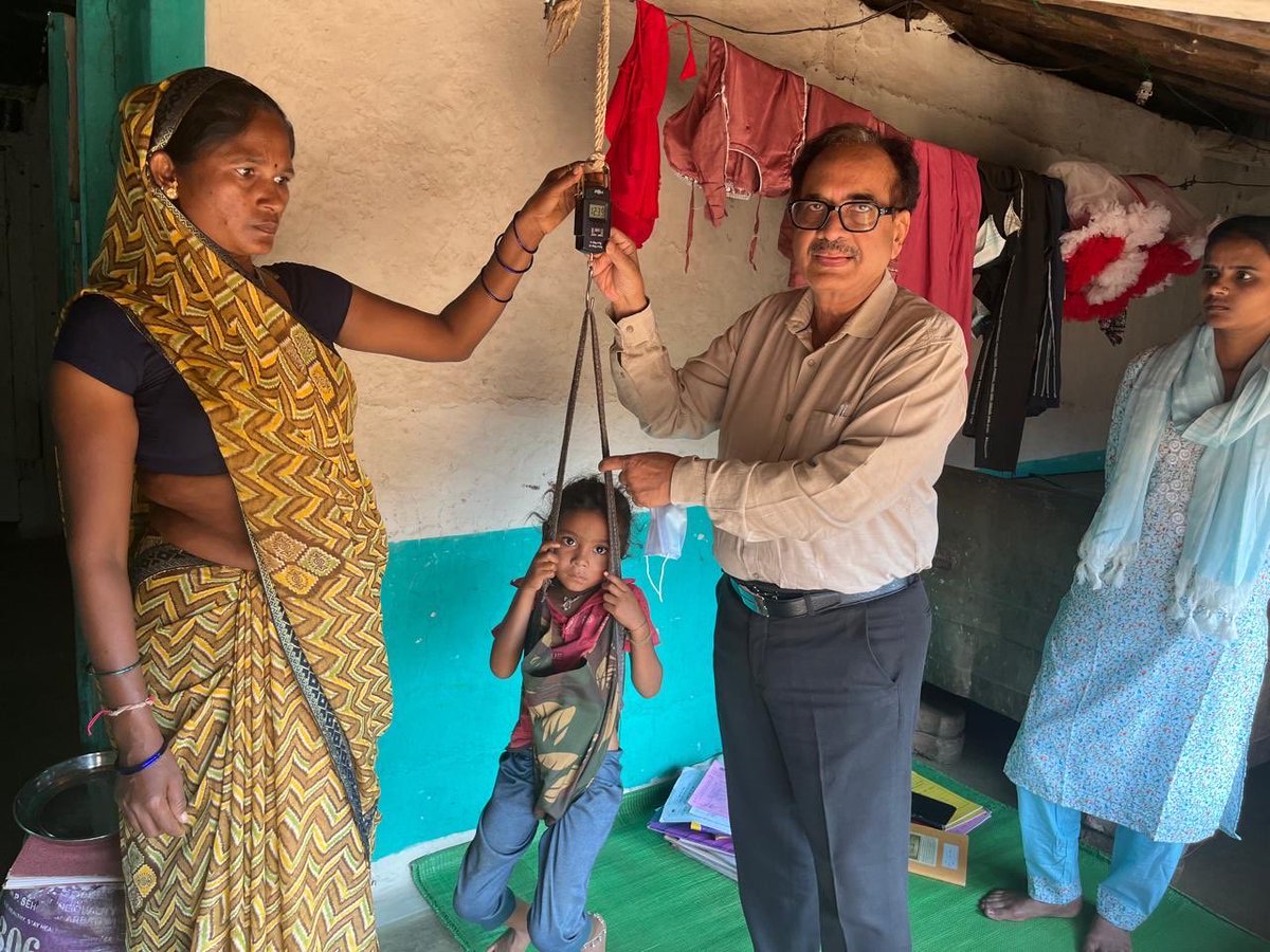 sunil_khaparde's tweet photo. Reality check from #Melghat. 
Dr Khaparde Visited tribal belt on 29 Sep - 1 Oct. SAM &amp; U5 deaths remain critical. Met families, &amp; held discussions with MAHAN Trust - NFHS-6 shows no improvement in IMR/U5MR/MMR in tribal pockets. Need Home-Based Care + Nutrition + HR investment. https://t.co/0v8eY9b77U