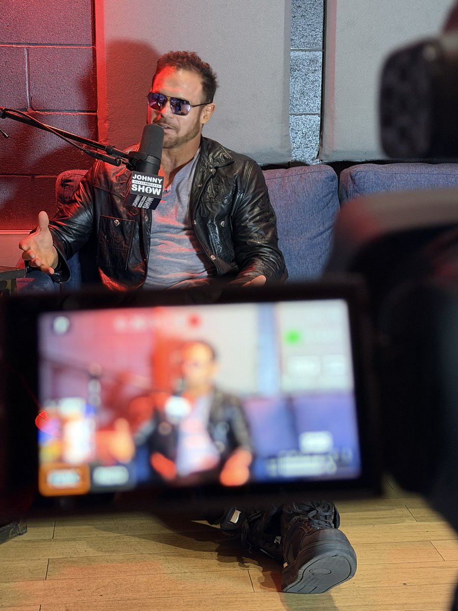 JohnnyiPro's tweet photo. John Hennigan fka John Morrison in studio. https://t.co/So5mTs0JND