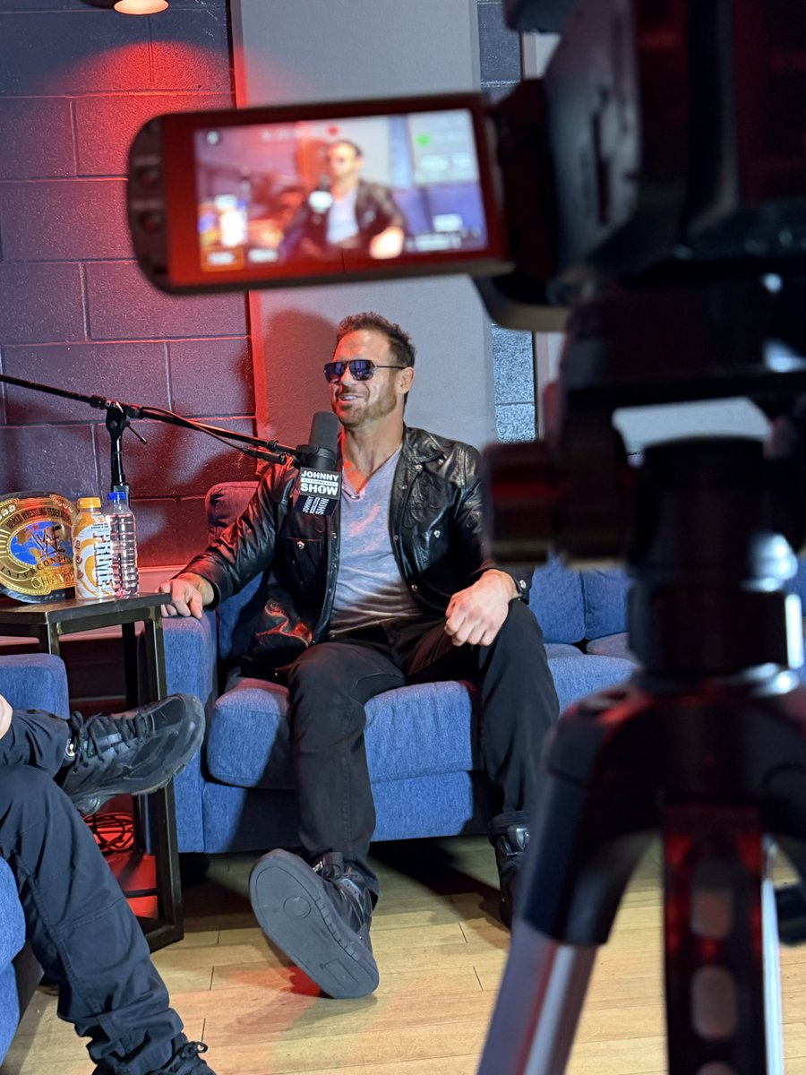 JohnnyiPro's tweet photo. John Hennigan fka John Morrison in studio. https://t.co/So5mTs0JND