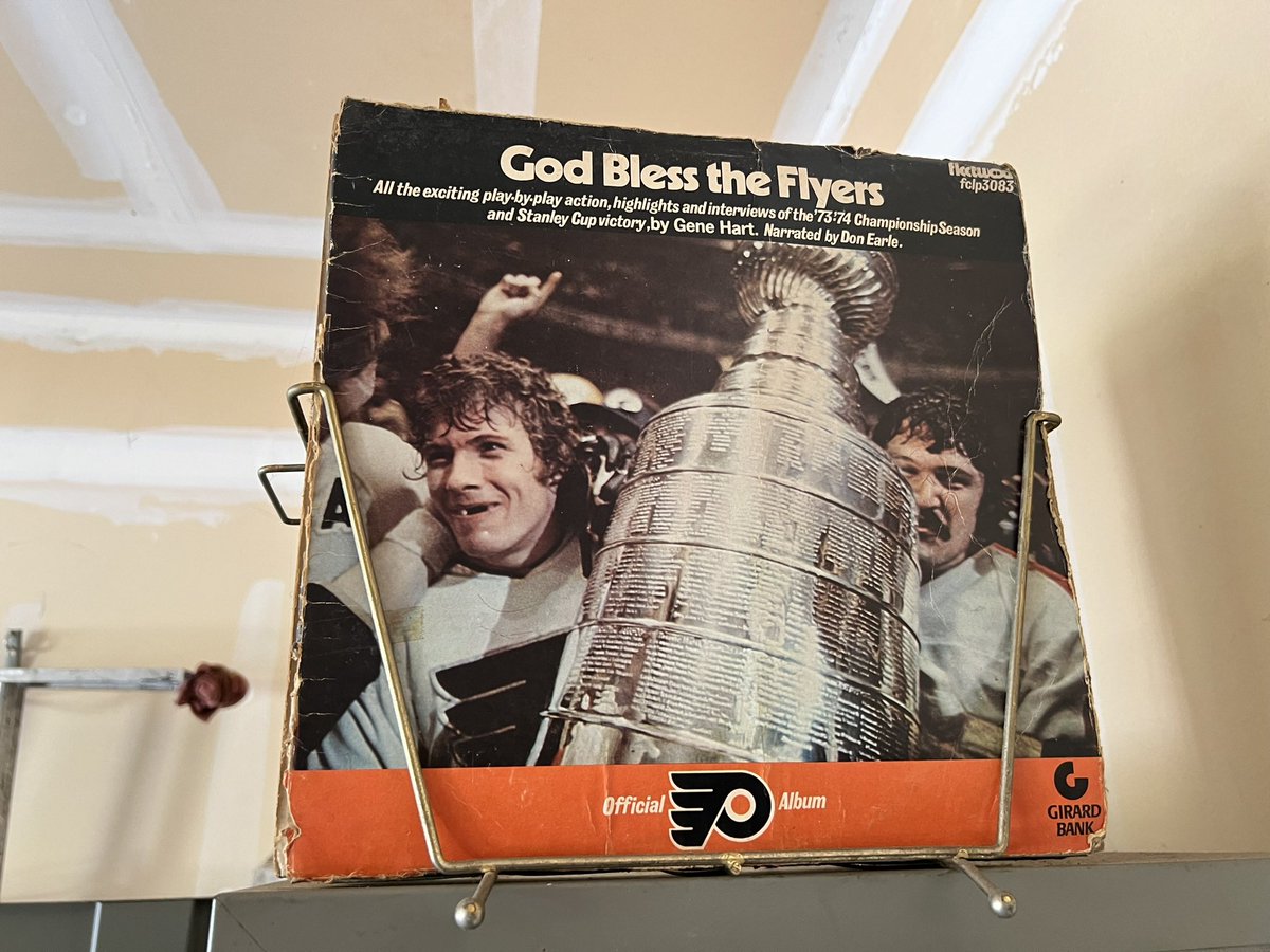 CyberOptimusX's tweet photo. @MarkJParkerSr @pre2000hockey @NHLFlyers I have one 👍 I was born in ‘74 so unfortunately I missed our only championships. I used to play roller hockey in the house while listening to this album 🥳😂 https://t.co/7k4OY28vGp