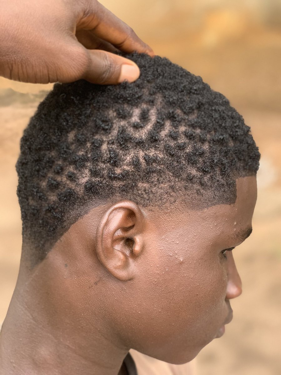 Vincent84334451's tweet photo. Guys make una rate my hand work, but Still learning ooo https://t.co/f3fLEDf4iL