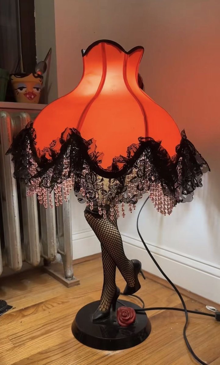 virtualh3arts's tweet photo. Burlesque red corset leg lamp ‧˚꒰💋୭ ˚. ᵎᵎ https://t.co/7qz3rAElMk