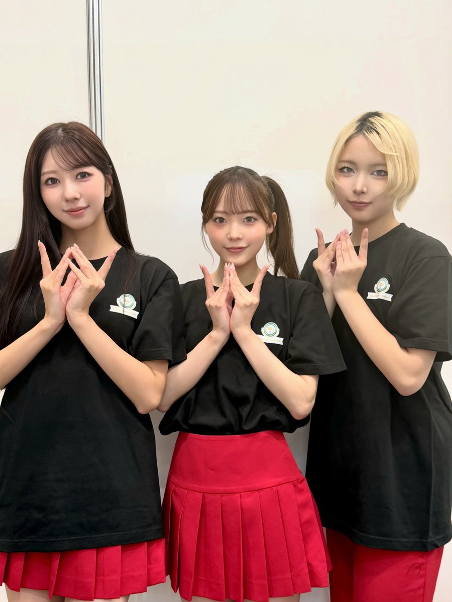 realromantic_x's tweet photo. ／
　#ブシクリ10周年 ✨
　【ブシロードクリエイティブ -High!! 10sion School-】
　ありがとうございました！
＼

スペシャルなステージ、いかがでしたでしょうか？
ご観覧いただいた皆さま、ありがとうございました🌈

このあとはリリイベ❤️‍🔥
タワーレコード川崎店にて お待ちしております🌟

#RealRomantic #リアロマ