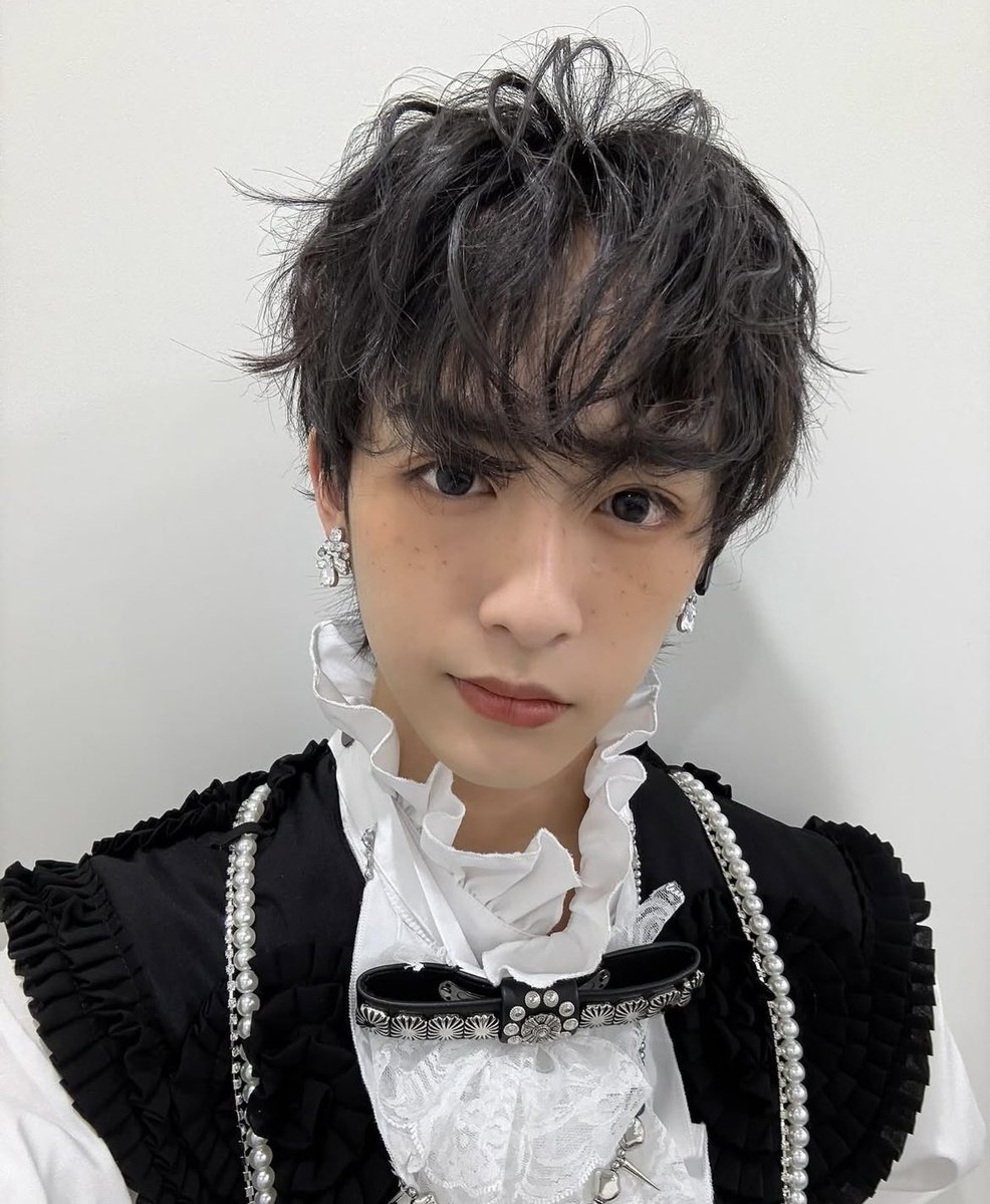 prettykegokent's tweet photo. WALTZの全てが好きなんだけど、けごけんとの衣装とビジュアルが特に大好きでして........ https://t.co/TwryARKppE