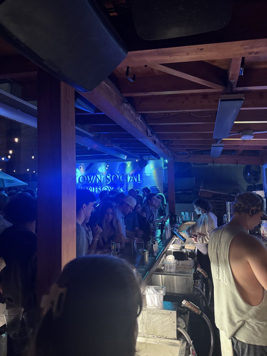 RogerSterlingMM's tweet photo. It’s not even 12 please get away from the bar and let me get my 12 dollar michelob #fuckmetotears https://t.co/mU5Cf8eQ2T