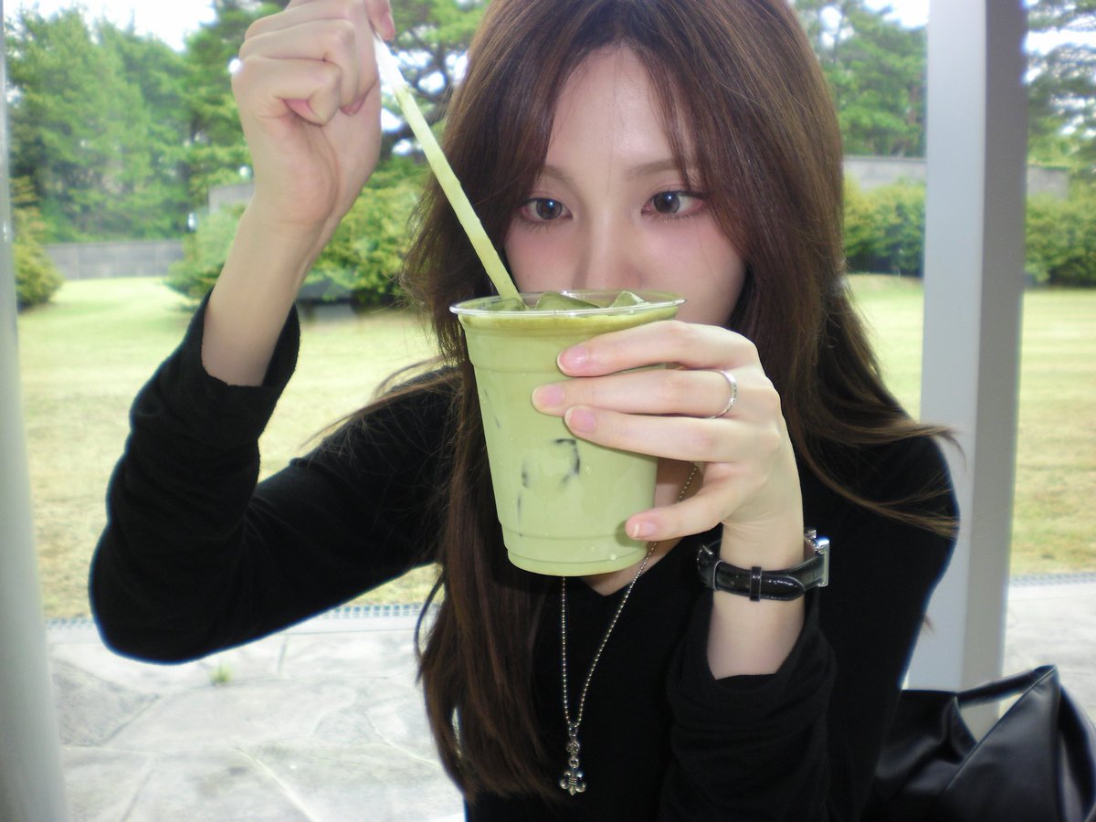 macnsheeeesh's tweet photo. girl i don’t like matcha but i want to match w/ u https://t.co/h0eoNUv97k