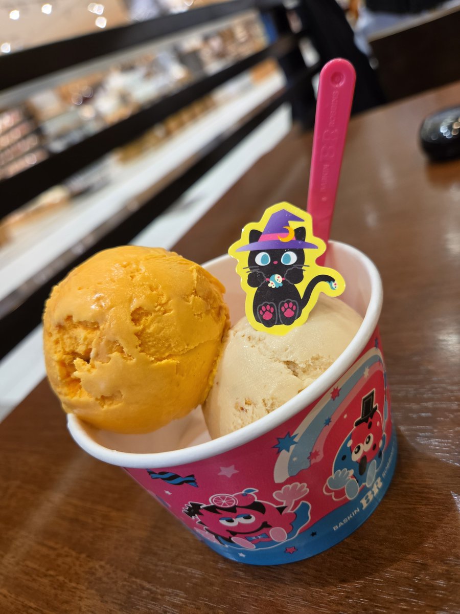 123tmr513's tweet photo. 販売したら絶対 食べる３１のパンプキンプリン

ついでに ナッツトゥーユーも🤣 https://t.co/nTAPahraA1