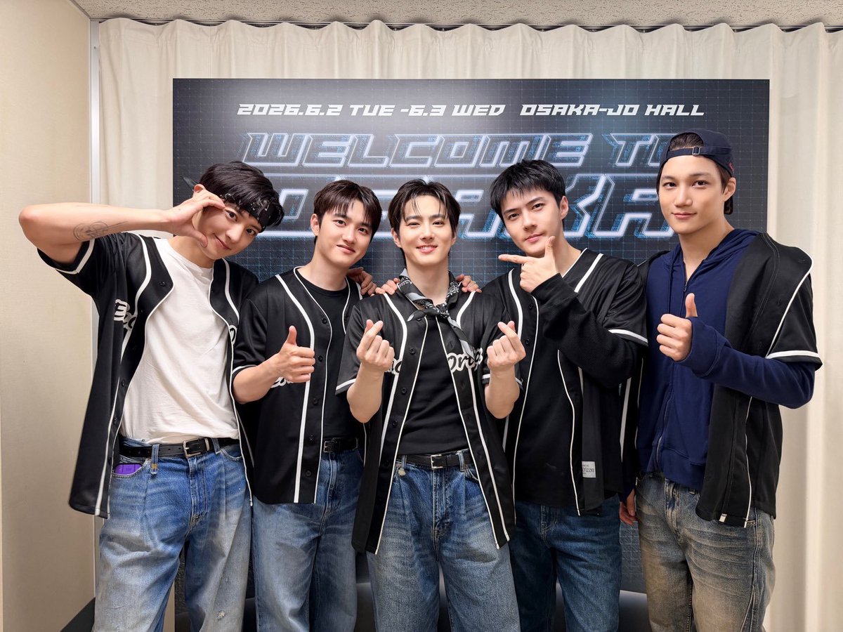 un10234918's tweet photo. 김준면 이번 활동 이후 단체사진 내내 이 표정이라 내가 너무 행복해 https://t.co/QA8b6q67Mt