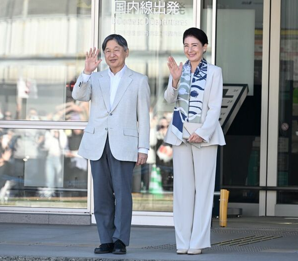 2020tamagoyaki's tweet photo. 良いお天気で国スポ日和りですね
青森の皆さんもたくさん奉迎にいらしてます https://t.co/VsyPdlMKr1