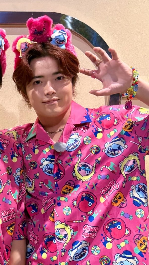 428_sf's tweet photo. 閑也くんの頭にいるのは
この子達です🍬🍭 https://t.co/ErsiNac2Aw