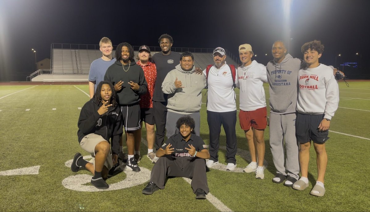 CoachAndySims's tweet photo. Enjoyed the homecoming W, but LOVED being able to have some former players back to celebrate it with us! https://t.co/x8w2qJvvvN
