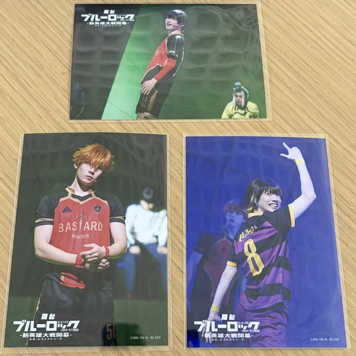 _ah165's tweet photo. 【交換】
舞台ブルーロック ブルステ 
舞台写真ランダムブロマイド

譲：画像一枚目
求：画像二枚目の⭕️が付いたもの(イングランド集合>その他)

10/10現地にてお手渡し可能です。
検索からでもお気軽にご連絡ください！ https://t.co/ofT3GztL1L