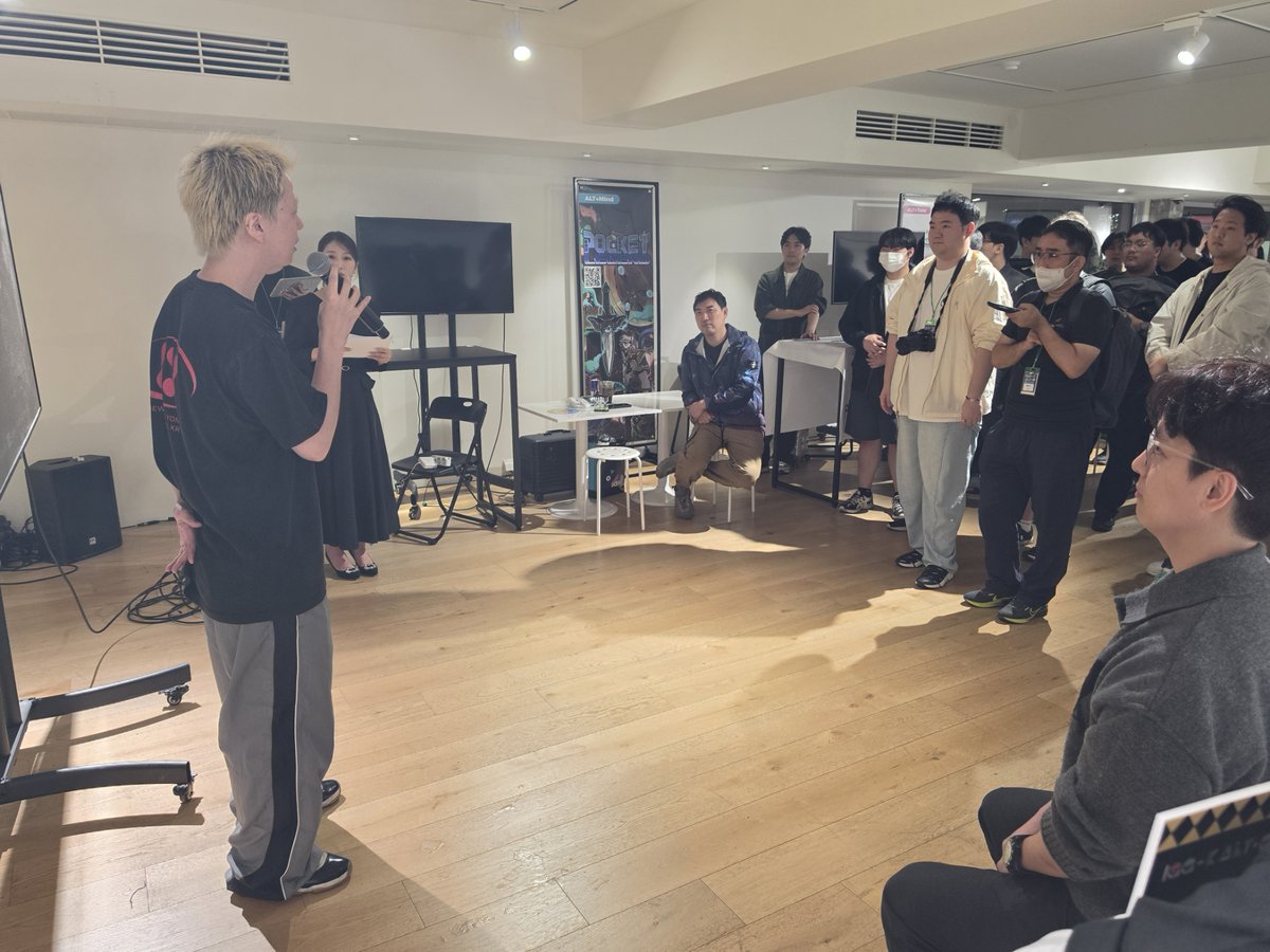 ALTG_OFFICIAL's tweet photo. PLAY &amp; FEEL, With ALT+G

어제 성수 Platz2에서 2nd ALT+G SIX SENSES를 마쳤습니다.

게임을 플레이하고 개발자와 이야기를 나눠주신 관객 여러분, 작품을 선보인 개발팀, 행사를 함께 만든 모든 분께 감사드립니다!

#ALTG #인디게임 https://t.co/8XHurVV6M5