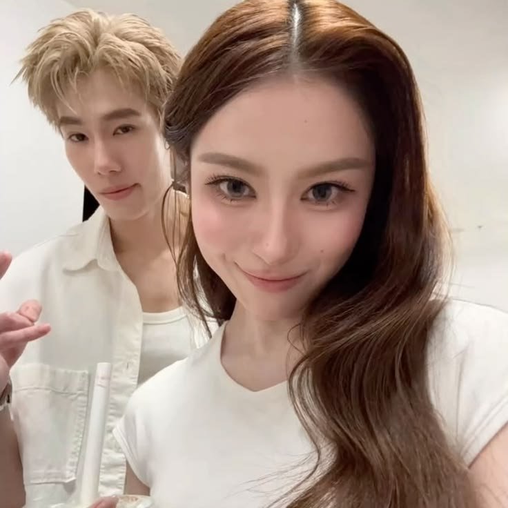 OmegaPhuwin12's tweet photo. Can't wait to see these two gorgeous Diva besties in Scarlet heartt ☹️💗🤏🏻🌸
#phuwintang
#primily https://t.co/Rsv0nZy0ot