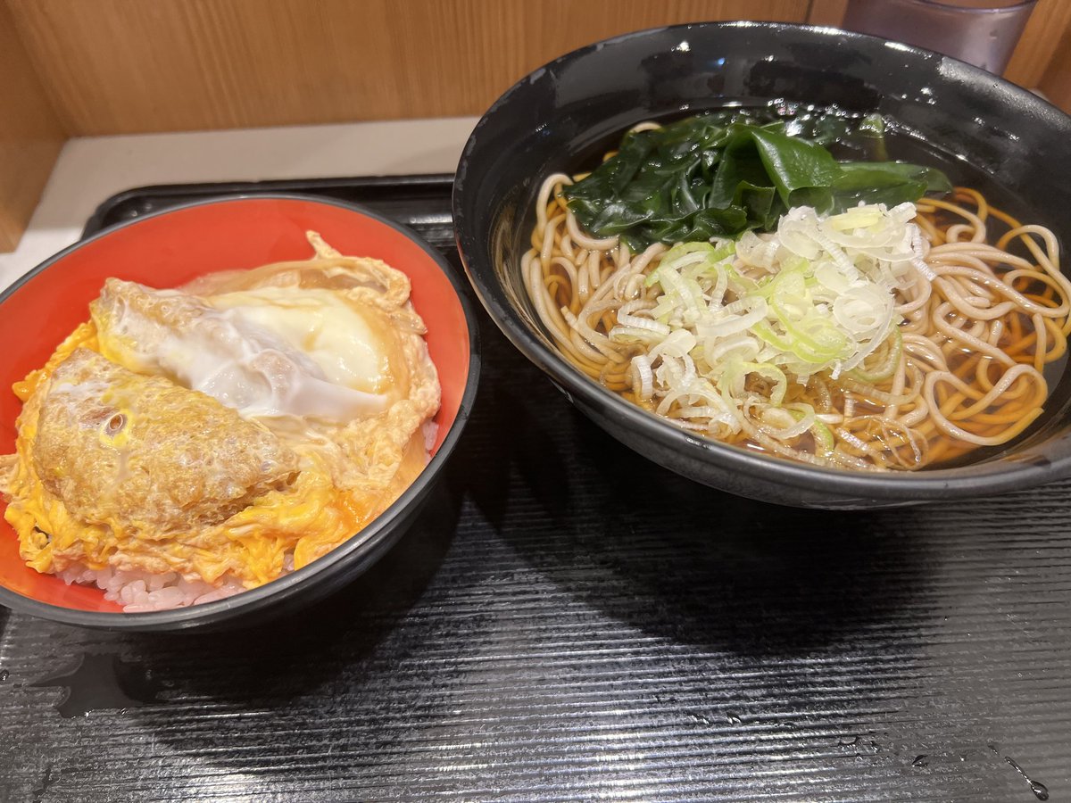 fujisobar's tweet photo. 率直に言います。

お腹が空いた時は「名代富士そば」にふらっと寄ってみてください！！！！！ https://t.co/3bCVKq1JXf