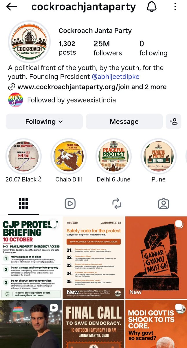 Yaashk007's tweet photo. @narendramodi @Amitshah I hit the #followbutton today for #CJP #cockroach after seeing d way #BJP govt is misusing #power at #Delhi &amp; beefing up police force unnecessarily more than actually needed for a #peacefulprotest  to happen at #JantarMantar 

Shame on the #government !! https://t.co/gjdvVZIXsS