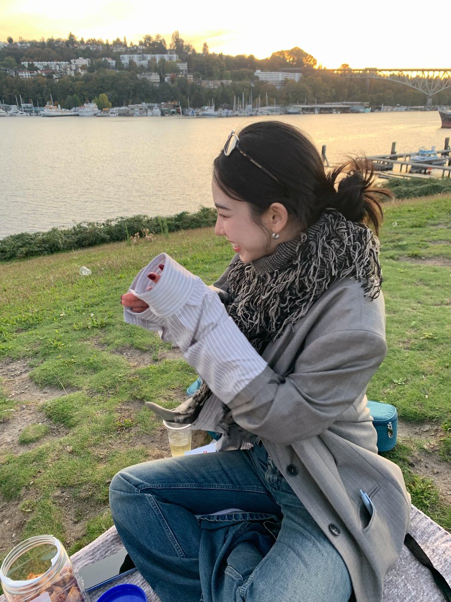 depotKARINA's tweet photo. Selamat pagiii>< depot ashilla tutup dulu mau piknik dulu yah. Depot kalian buka? https://t.co/DXhKMn2vlN