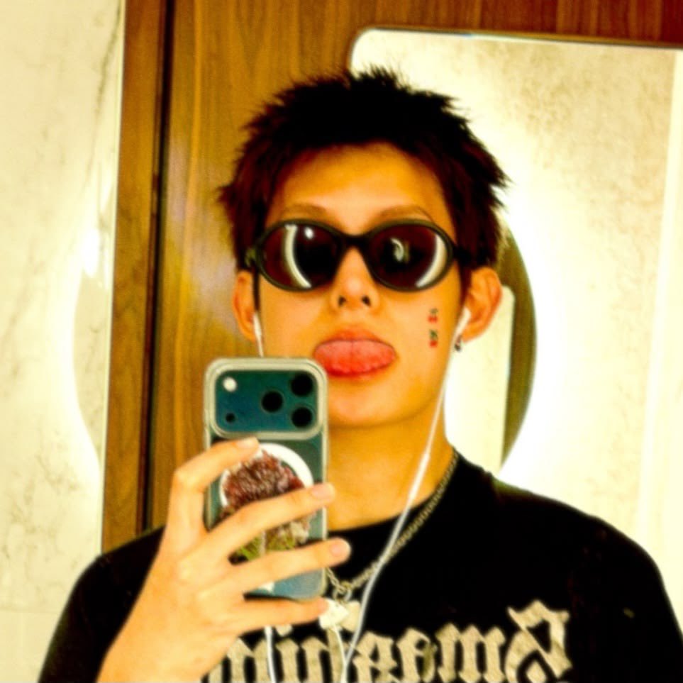 jjamisgf_'s tweet photo. •*⁀➷ hi, im iza !! 
looking for interactive filo moots/dm buddies ★

౨ৎ vv interactive! multistan/fandom
౨ৎ not new to #stantwt , #anitwt , #kpoptwt 
౨ৎ jjk, haikyuu, RE, &amp; more
౨ৎ cortis, enha, svt, txt &amp; more

♥︎/↻ are highly appreciated <33 https://t.co/B6tW34sLgv