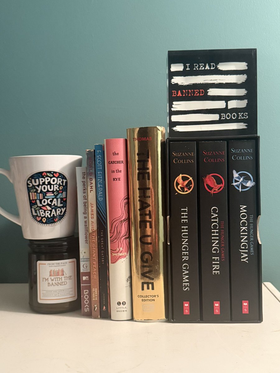 DropandRead24's tweet photo. #BannedBookWeek #TheHateUGive #Readabook #Writeabook #Supportyourlocallibrary @angiecthomas https://t.co/J907cRLqqH