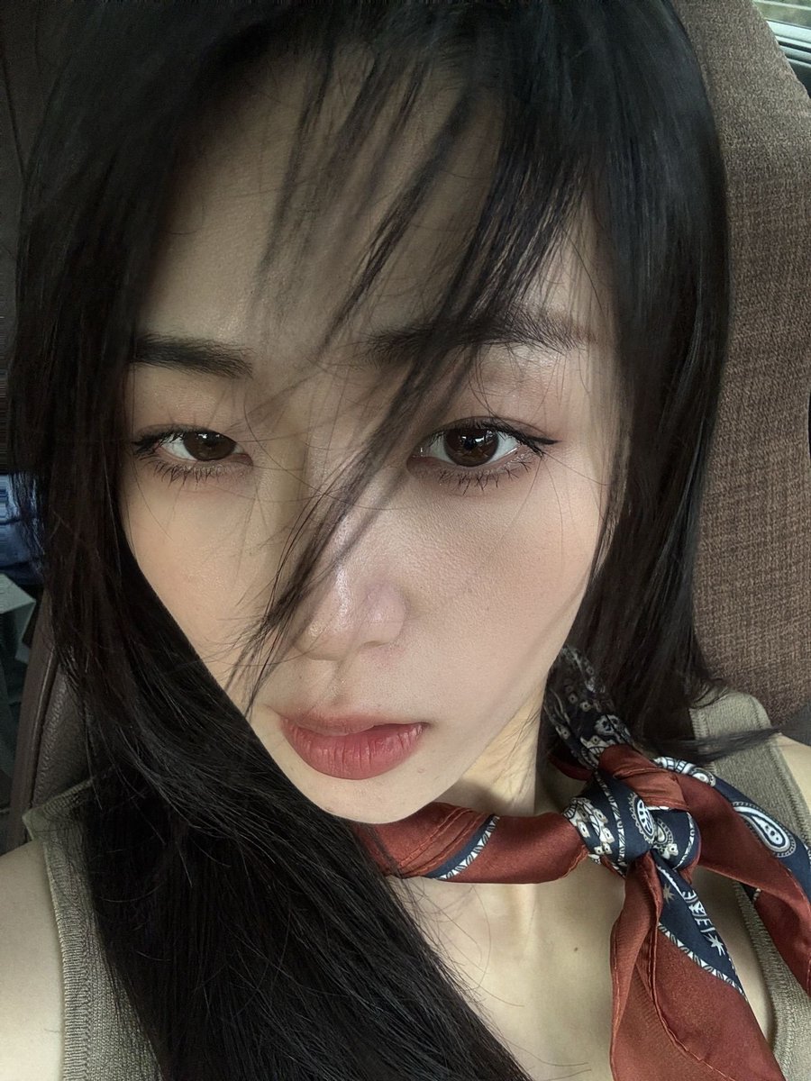Mra1373's tweet photo. 你会和一位31岁的女性约会吗？

◯ 会 

◯ 不会 

◯ 视情况而定 https://t.co/GcKvTPmfY3