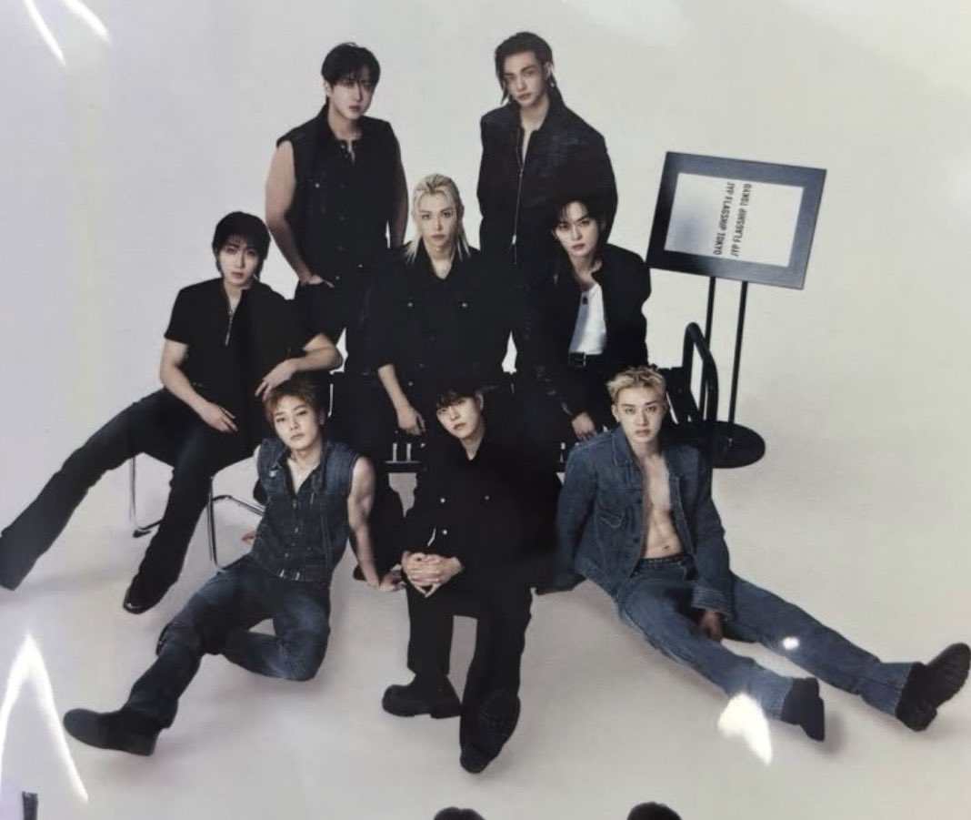 gojoskz's tweet photo. MEU DEUS QUE FOTO É ESSA STRAY KIDS??????? https://t.co/m2POeopj15