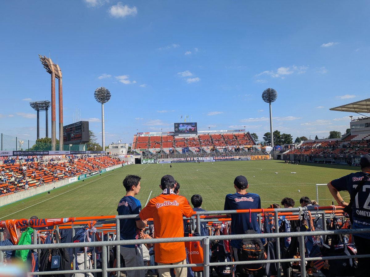 gti439's tweet photo. @josemaru_model 天気がいいからサッカー見に来てるけど！ https://t.co/Z2XjImq13k