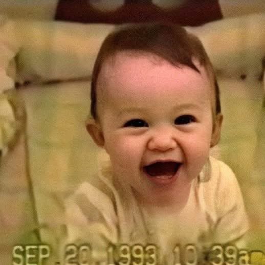 hotmamaangel's tweet photo. #FBF with the cutest and most adorable baby @miley just absolutely adorable!! 💗💗💗 https://t.co/WeA9wSWjtz