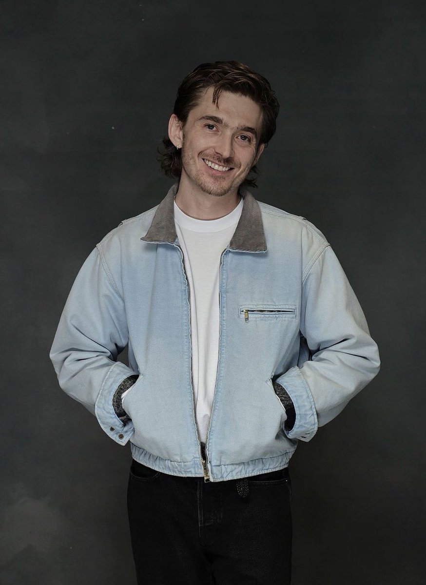 jacaervs's tweet photo. he’s so cute all smiley im giggling https://t.co/JqrLuHfhlY