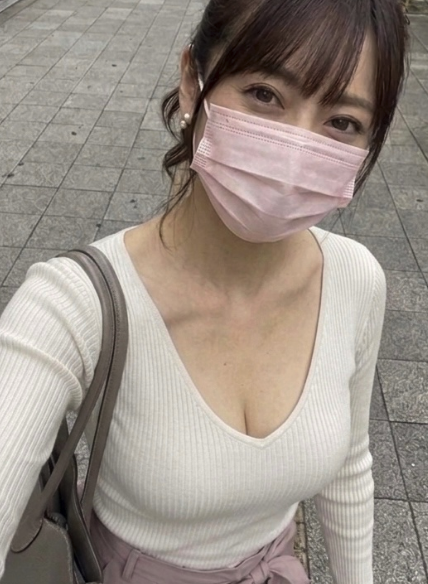 nami00183's tweet photo. こんな40代のおばさんと話したいって思う人なんて、本当にいるのかな…  
って、たまに考えちゃいます。 https://t.co/5dcklbwte2