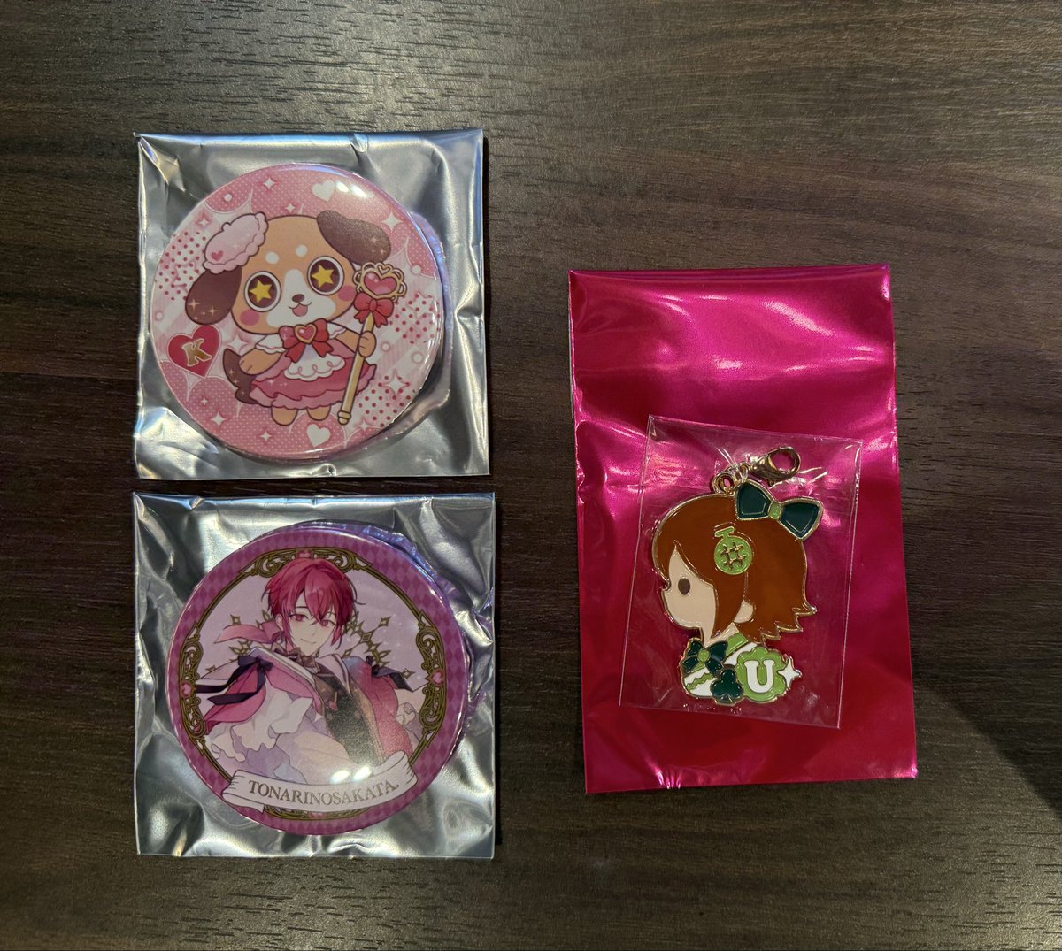 yuna_ya3's tweet photo. 浦島坂田船 グッズ ハロパ 缶バッジ チャーム 交換 譲渡

譲▶︎画像１枚目

求▶︎画像２枚目or定価

チャームは💜と交換優先

本日手渡し可能

検索からもお気軽にお声掛けください
 
 #浦島坂田船 
 #浦島坂田船グッズ https://t.co/NfzefbgMC4