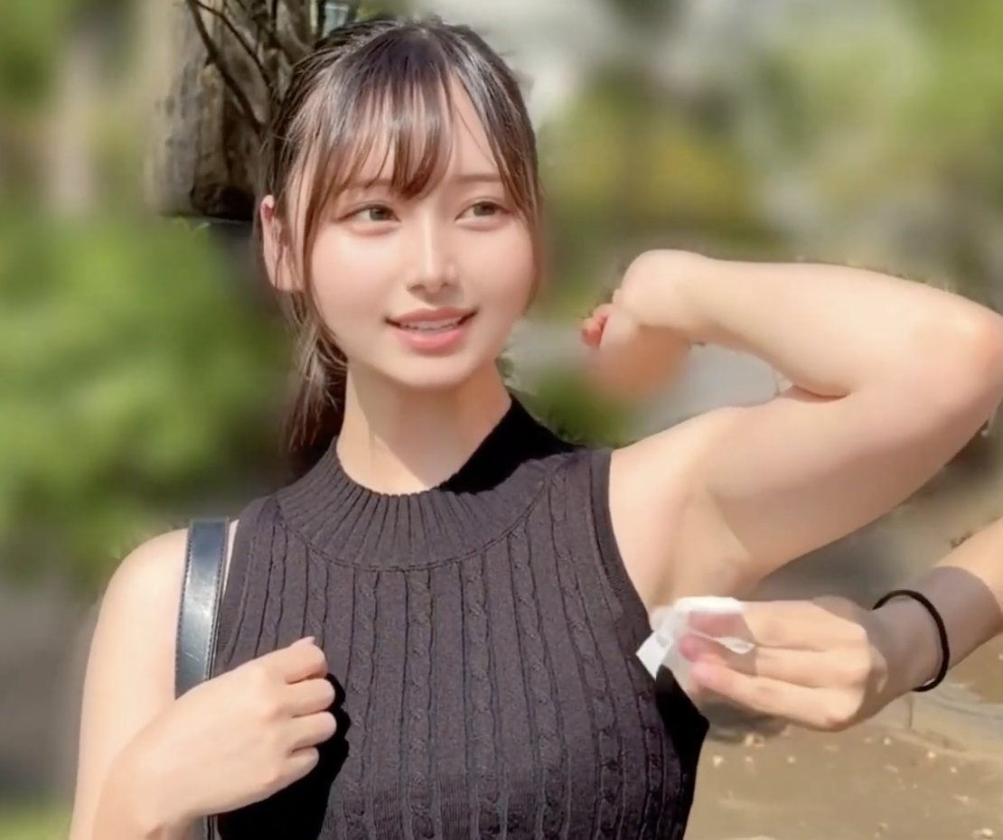 bxeirie's tweet photo. 【衝撃】堀北真希似の美女、数年前の温泉旅行が今になって掘り返される…

交際当時はラブラブで、旅行中も幸せそうだった2人
↓
しかし、その後は大喧嘩の末に破局。LINEもインスタもブロック
↓
数年経ったある日、元カレが当時の旅行動画を親しいストーリーに投稿www https://t.co/U1hHPxFa2a