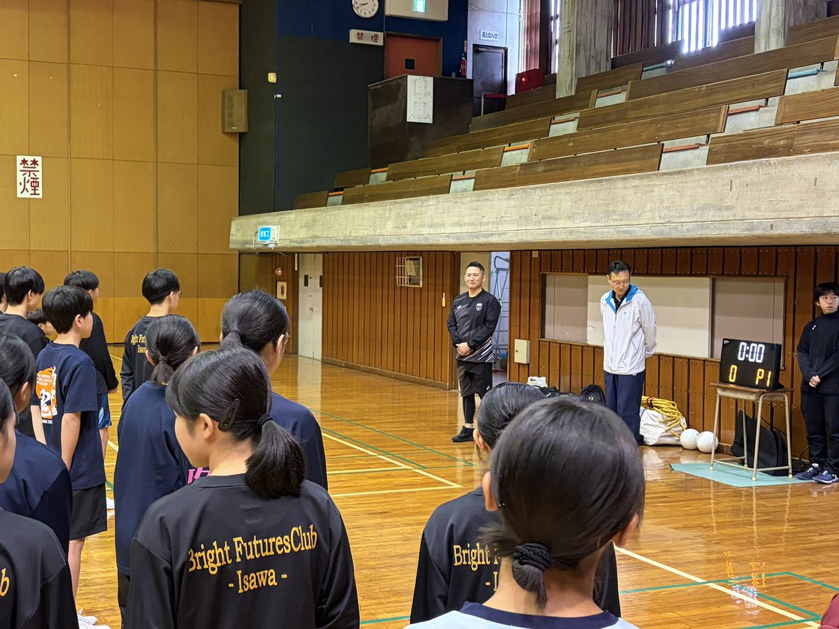 oshubad123's tweet photo. 「夢チャレ☆奥州っこ」育成プロジェクト2026

第1回　SAQトレーニング講習会からスタートです🏃‍➡️
今年も、高木インストラクターにお越しいただきました。
高木先生、ありがとうございます！

午後は身体の使い方を意識して、技術練習に入ります🏸 https://t.co/9onM0YIGXp