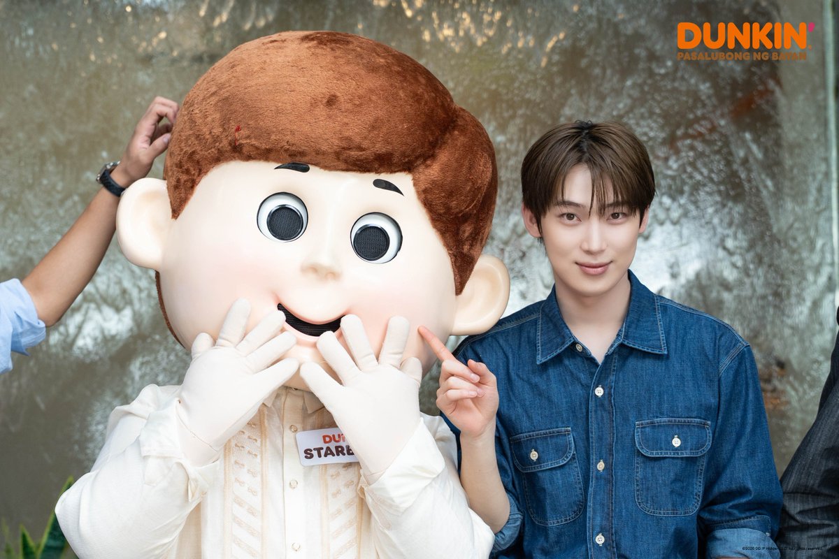 dunkinph's tweet photo. ENHYPEN is back at Dunkin’ United Sheridan in Mandaluyong City for more ENDLESS memories! 🧡 #DunkinPH_ENDLESS #ENDLESSFunMeet #ENHYPEN https://t.co/PlG86SMZ0Z