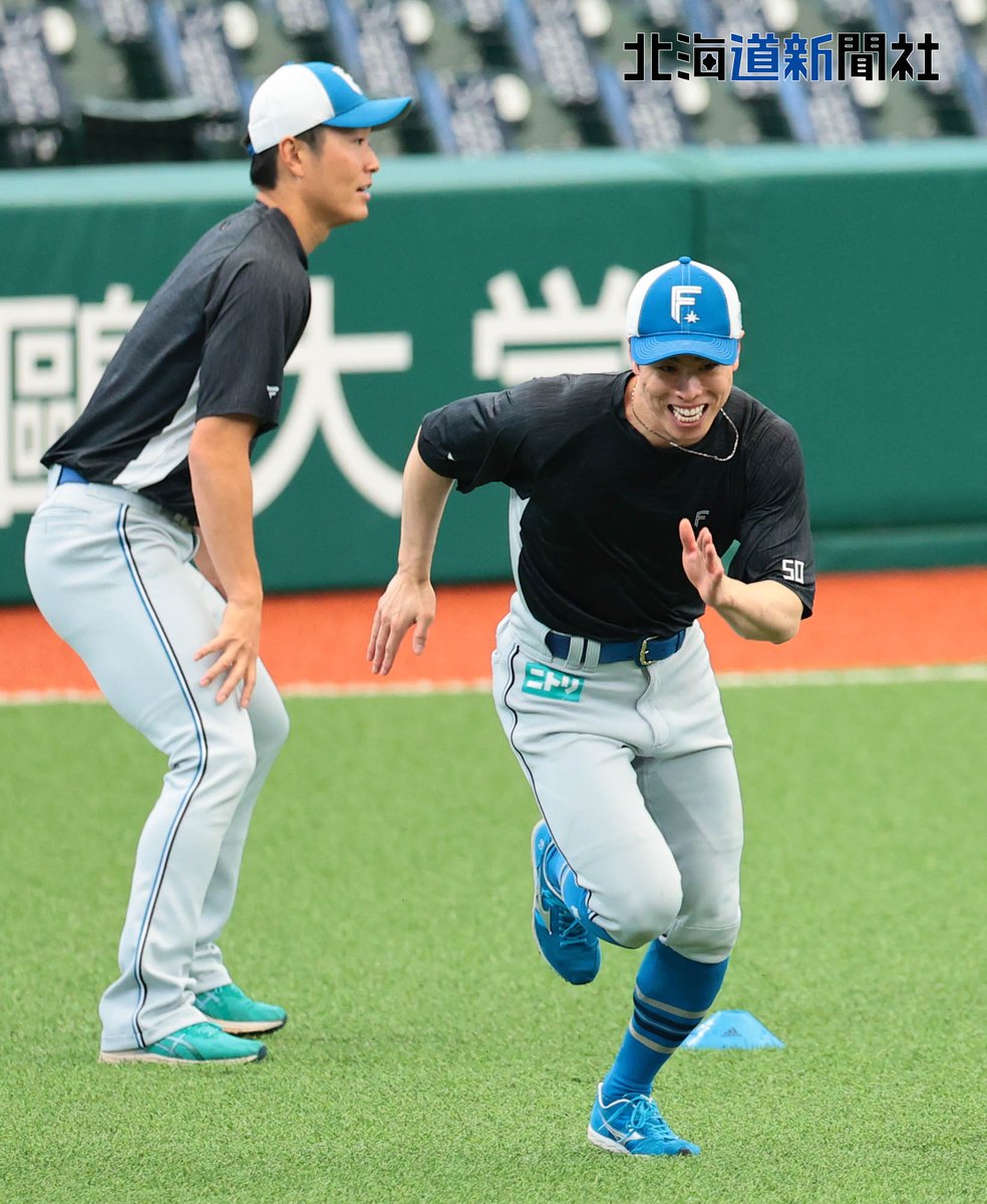 photo_doshin's tweet photo. #北海道日本ハムファイターズ は10日からクライマックスシリーズ(CS)の戦いへ！ファーストステージはベルーナドームで西武と対戦します。選手たちは生き生きとした表情で試合前練習に臨みました。 #万波中正 #田宮裕涼 #細川凌平 #五十幡亮汰 #ドミれ #lovefighters 

▽ファイターズの記事はこちらから▽
https://t.co/VCUBr42VFp