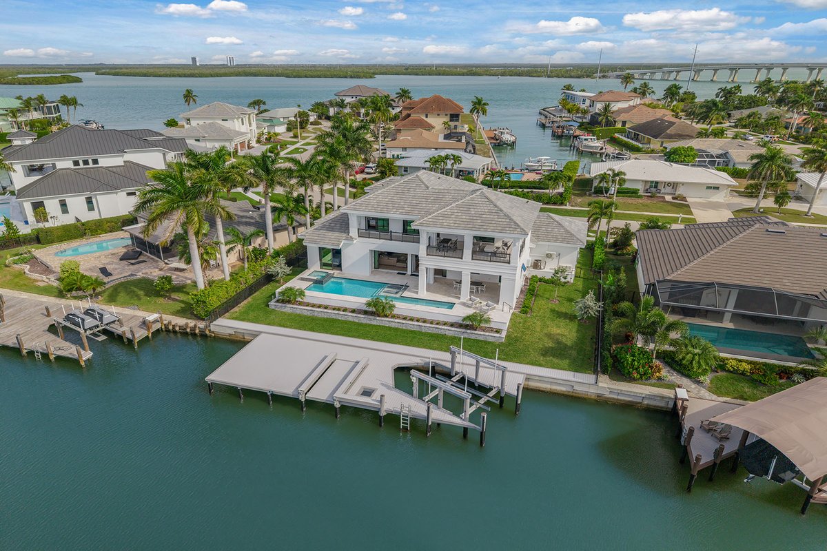 propgoluxury's tweet photo. FOR SALE - MARCO ISLAND dlvr.βit/TVs0H4 #MarcoIsland #LuxuryRealEstate #HomeForSale #WaterfrontProperty #InvestmentProperty https://t.co/sttVptGnMW