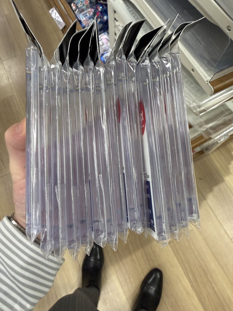 adgjmptw452018's tweet photo. 昨日セリヤのローダー補充されてた！
残り全部は申し訳ないので気持ち残して購入しました🥺

これで30thルギア引きまくっても問題ないぜ💭
てかまずパックを買わせてください。
よろしくお願いします。 https://t.co/okRYgPnNfP