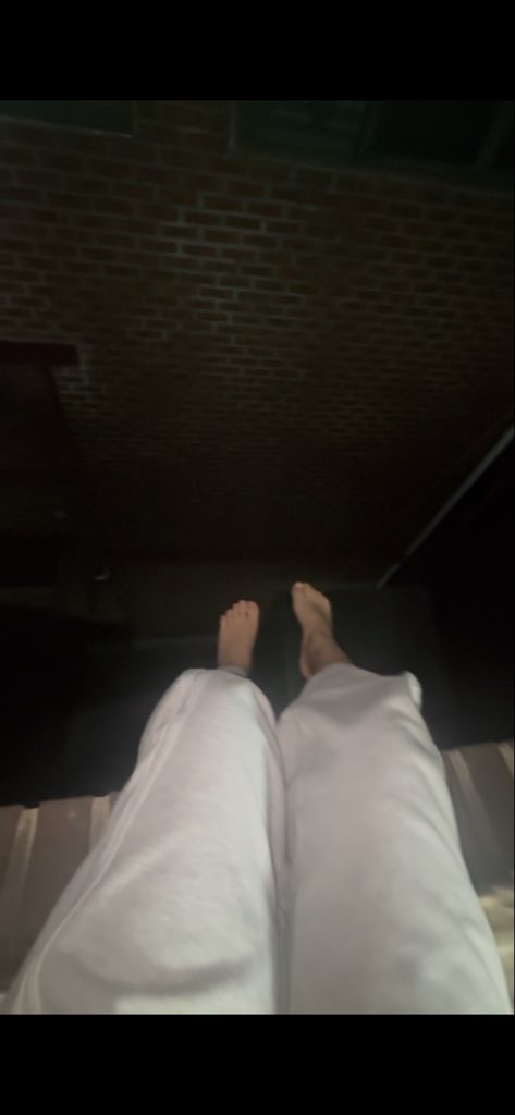 _9uppjb's tweet photo. 조금 쫄리네..? ㅎ
#우울계_𝕏친소 #우울전시 https://t.co/4qAp0wcDPV