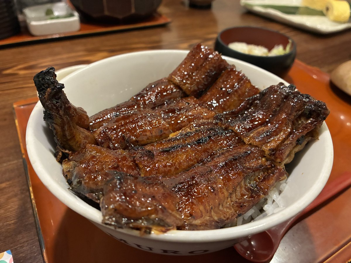 DDFF_macha's tweet photo. うまきとうな丼食べました〜
ボリューミー過ぎて腹が死∈(・◎・)∋ ｳﾅｷﾞｰ https://t.co/pDLREoRItF
