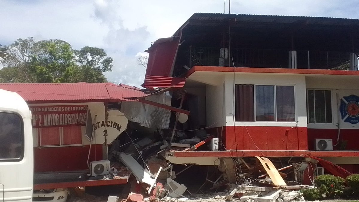 BCBRP's tweet photo. 🚨 #SismoPanamá | Bomberos de Veraguas mantienen monitoreo permanente tras reportes de afectaciones en estaciones, edificios, vías y comunidades. Personal y voluntarios están en alerta. https://t.co/aRyR3sq7w1