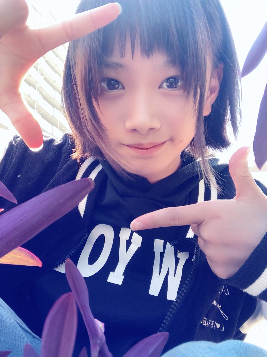 Minka0203's tweet photo. 自然と一緒に撮ってみたよ！
自然光が自分の顔にフィットしてた感じ！（？？？）www https://t.co/v1a5SF1wc8