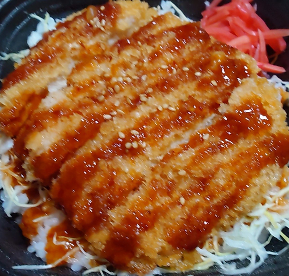su59nemui's tweet photo. ヤンニョムチキンカツ丼美味しかった😋
#どやちゃん13さいおめでとう https://t.co/xAdbCwmrW4
