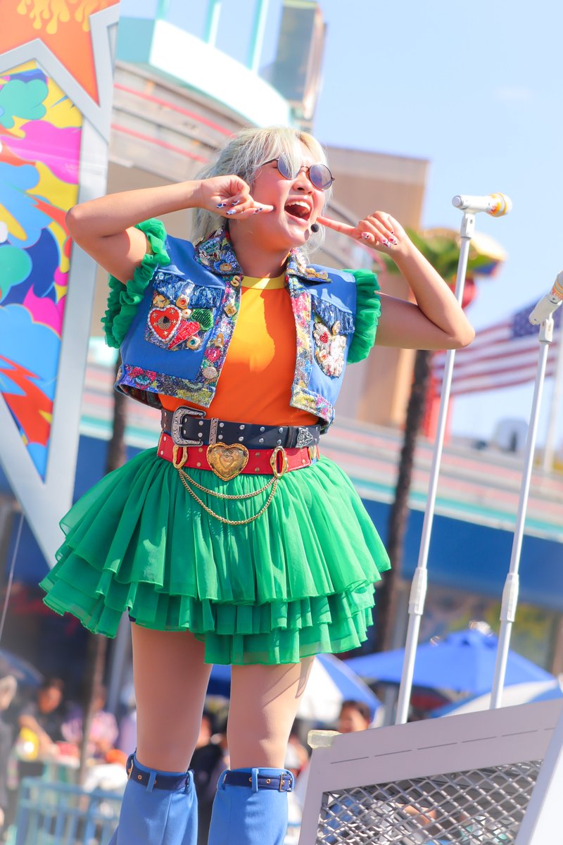 sayaendo1610's tweet photo. 📷2026.10.10
⚡️🎸パワー・オブ・ロック ~ユー・ロック!~🎸⚡️
かっこいいかわいい…🧡
#USJファン #powerofrock #UROCK https://t.co/BucDxnuqEW