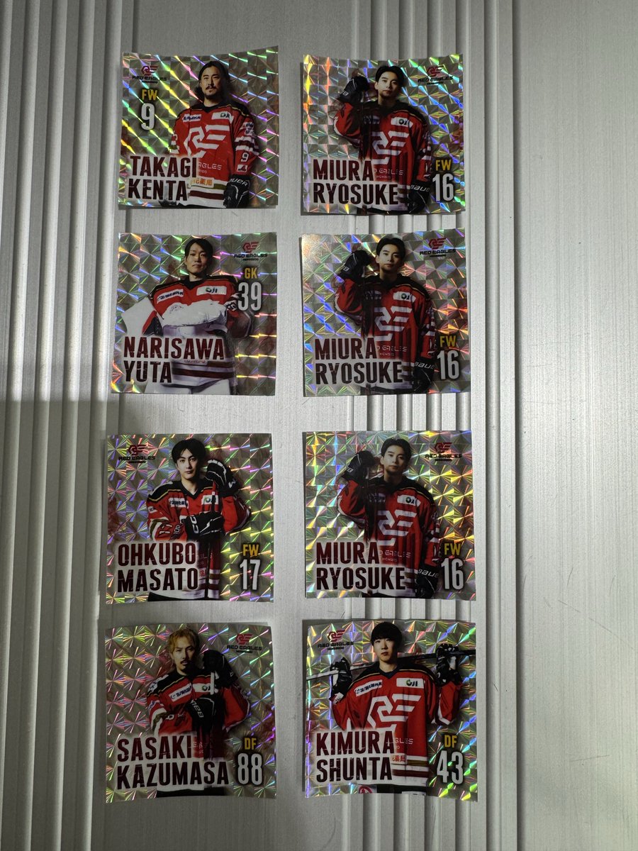 pWUHTjuScdMLRe0's tweet photo. 10番と交換お願いします！

#レッドイーグルス北海道
#ホログラムステッカー https://t.co/T1sVrj4vnE