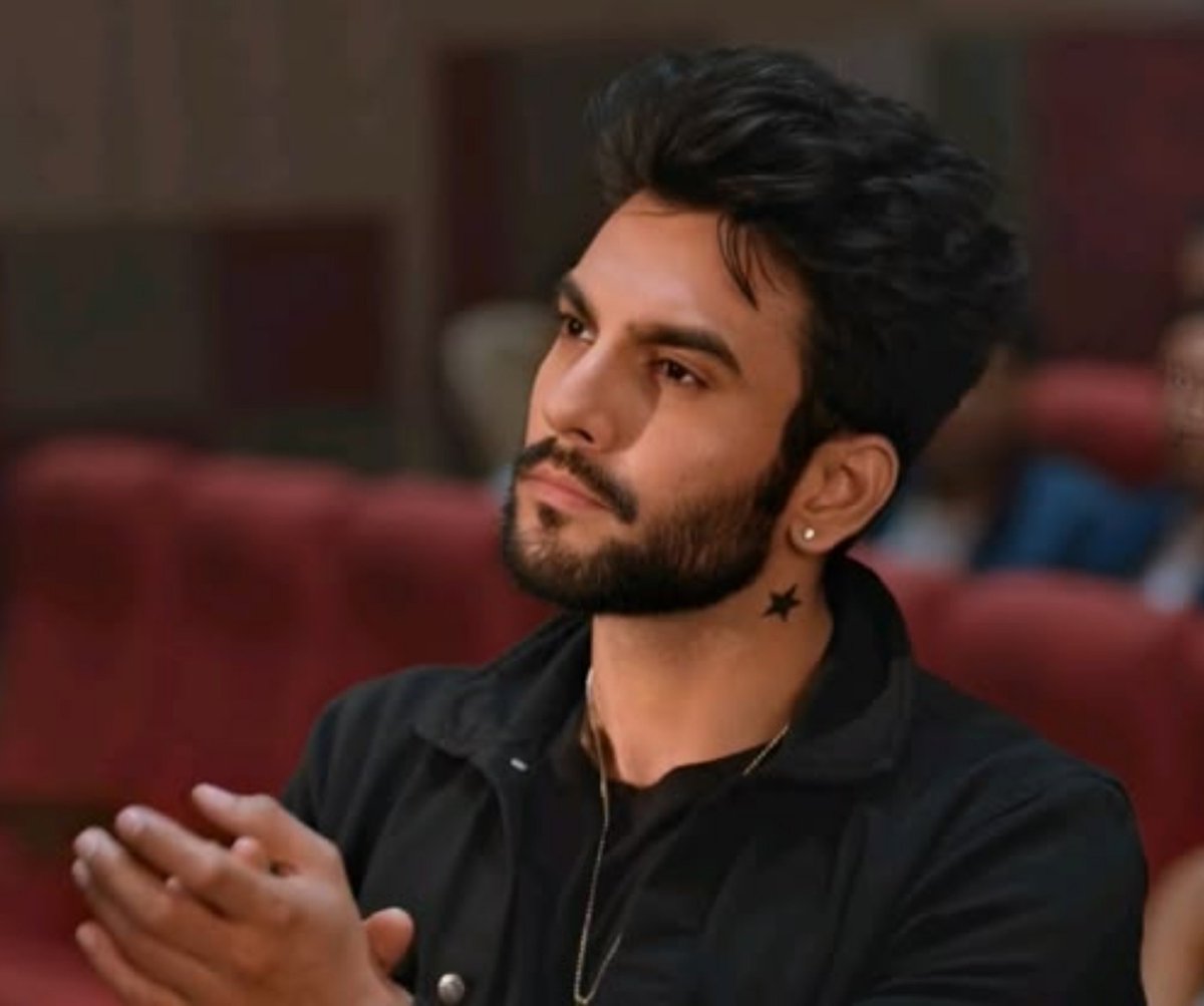 Crystal_Krish4r's tweet photo. I'm officially in love with jeet 😭❤️ https://t.co/0QxNbM7Bcf