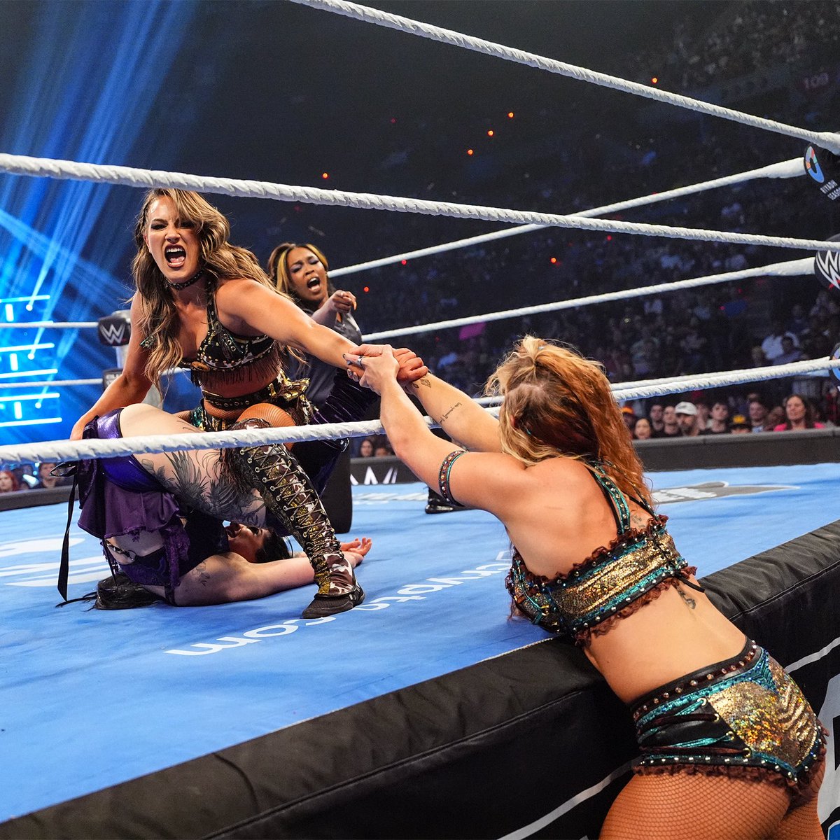 EYESOFTHEREAP3R's tweet photo. It was all fun and games and all that but Alexa and I had a job to do for Charlotte. We were gonna bring those titles back to her. We’re also not sorry Fatal Influence, you’re nothing but bullies and you don’t need these anymore! 😃 https://t.co/LRtyIvY0M0