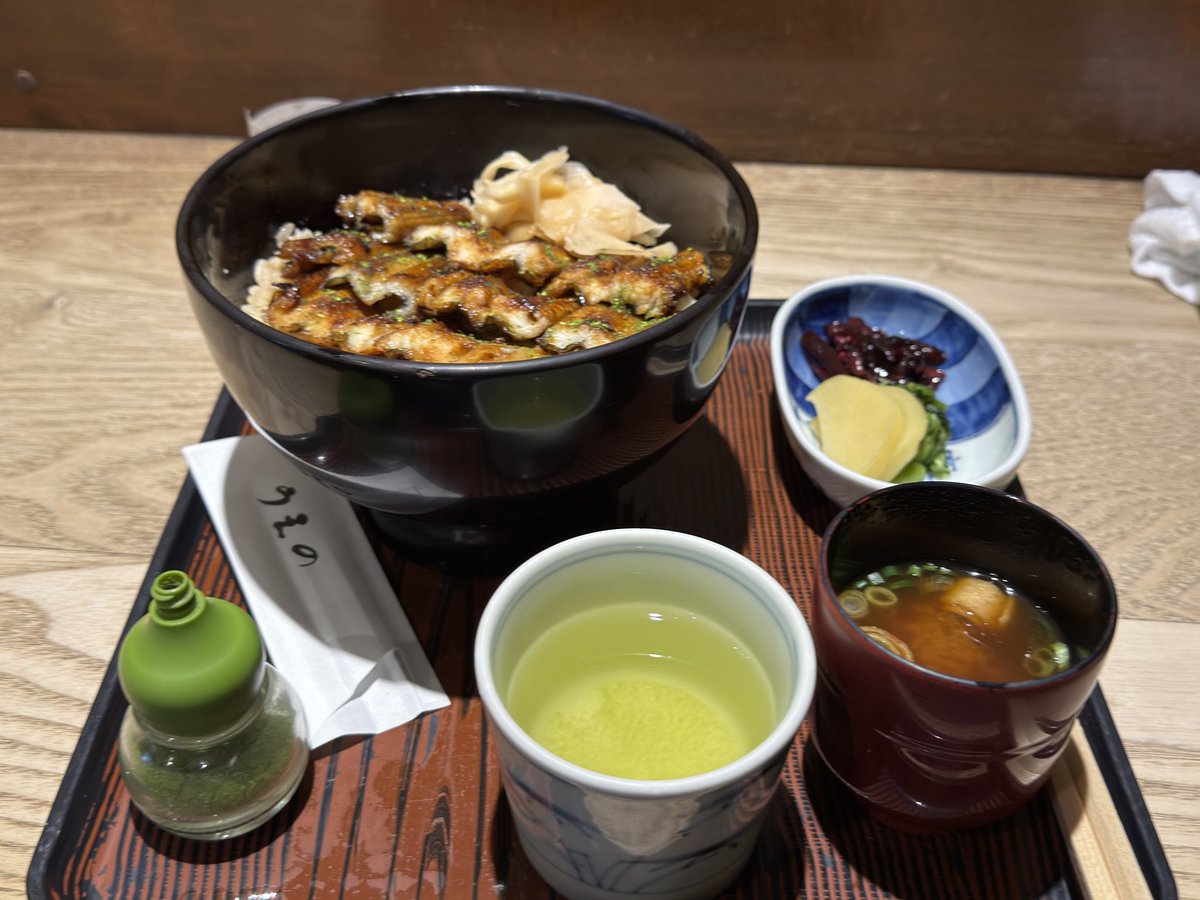 Sawatchi3916's tweet photo. 待ちに待ったあなご飯🤗💖
いただきまぁ〜す🙏 https://t.co/lLdQzl2CSN