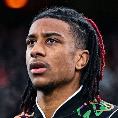Mshonaviatu's tweet photo. Asante Mungu kwa kuniongezea mwaka mwingine katika safari ya maisha yangu tangu mwanzo hadi sasa.

Naomba maisha yangu yaendelee kuwa ushuhuda wa wema wako,pia nisifanye kitu pasipo baraka zako na kila ninapokwenda nisiwe mbali na mkono wako.

Happy birthday to me 🙏🏽 https://t.co/0YmnTW5sPn